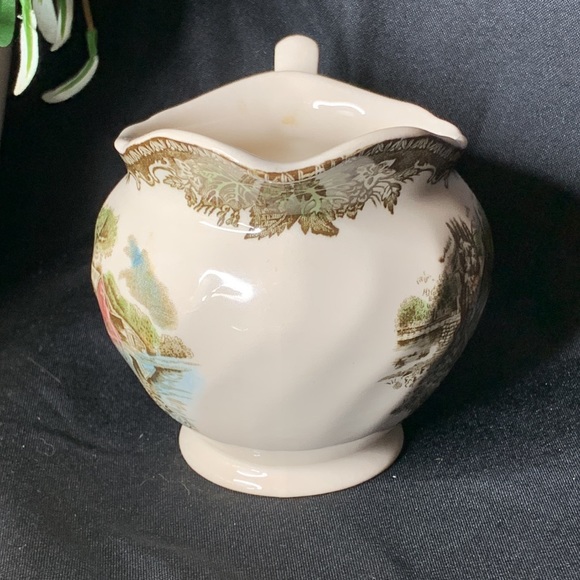 Vintage Johnson Brothers Friendly Village Creamer - Picture 3 of 6